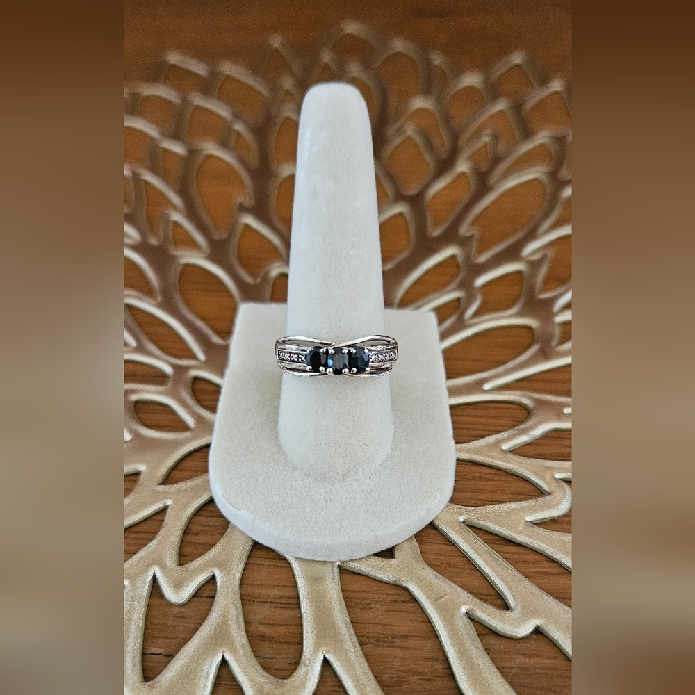 Black Sapphire 3 Stone Ring Set In 925 Sterling Silver Sz 7
